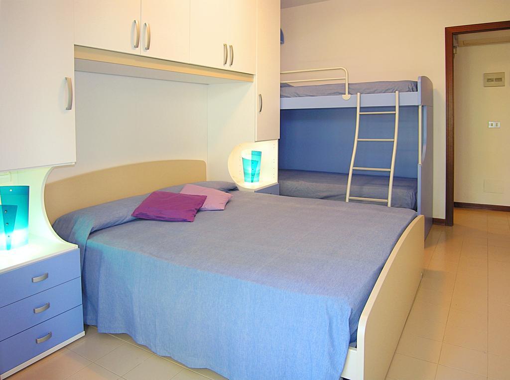 Apartment Gemini Con Piscina Bibione Quarto foto