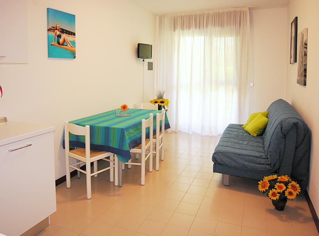 Apartment Gemini Con Piscina Bibione Quarto foto